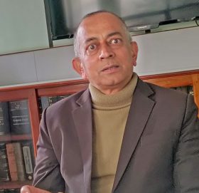 ‘राजनीतिक दल र प्रधानन्यायाधीश एकअर्काका कमजोरी समातेर बसेका छन्’