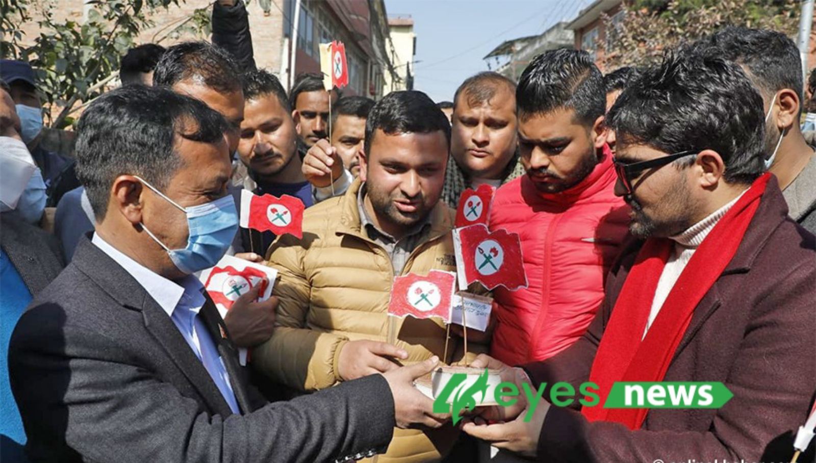 नेविसंघको महाधिवेशन गर्न दबाव दिँदै कांग्रेस पदाधिकारीलाई झण्डा