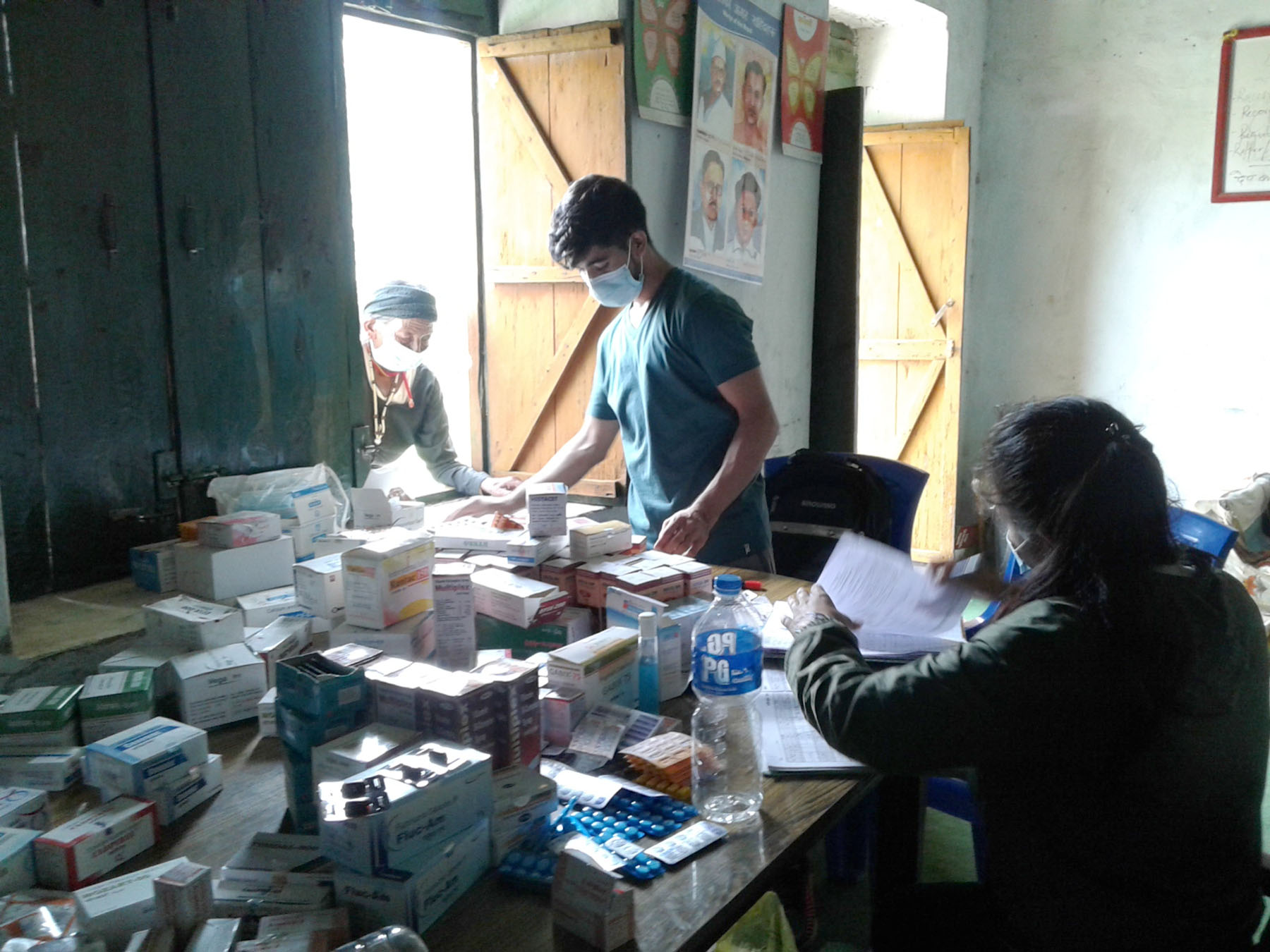 स्वास्थ्य चौकीदेखि आधारभुत अस्पतालसम्म अब यी ९८ प्रकारका औषधि निःशुल्क (नामसहित)