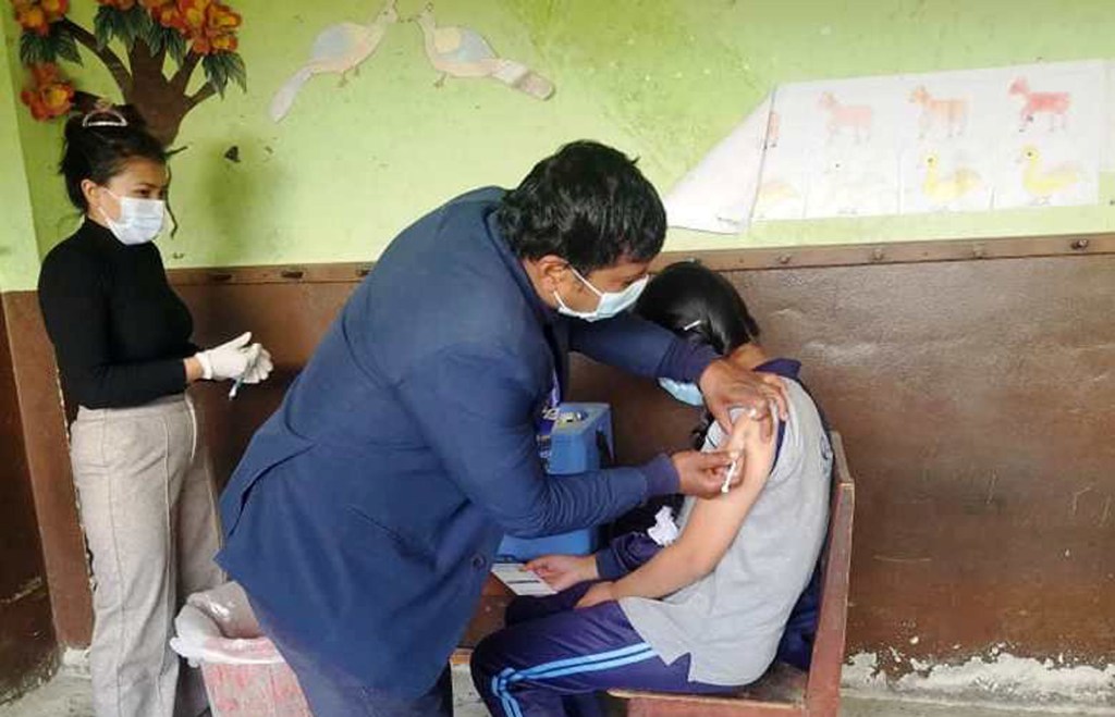 ललितपुरमा आजदेखि कोरोनाविरुद्धको बुस्टर डोज लगाइँदै