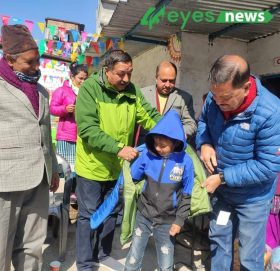 सरस्वती पुजामा C.M पाठशालालाका विद्यार्थीलाई न्यानो ज्याकेट वितरण