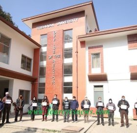 त्रिभुवन विश्वविद्यालयको तालाबन्दी विरुद्ध प्राध्यापकको प्रर्दशन