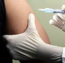 सरकारकाे दाबी : ९३ प्रतिशत नेपालीले कोभिडविरुद्धको खाेप लगाइसके