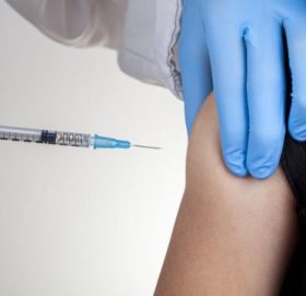 सरकारले १८ वर्षमाथिका सबै नागरिकलाई फागुन १ देखि बुस्टर डोज खोप दिने