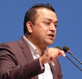 कुनै पार्टी र पदको सरोकार नराखेर प्रधानमन्त्री अगाडि बढेको खण्डमा सिँगो देश र जनताले साथ दिन्छन् : महामन्त्री गगन थापा