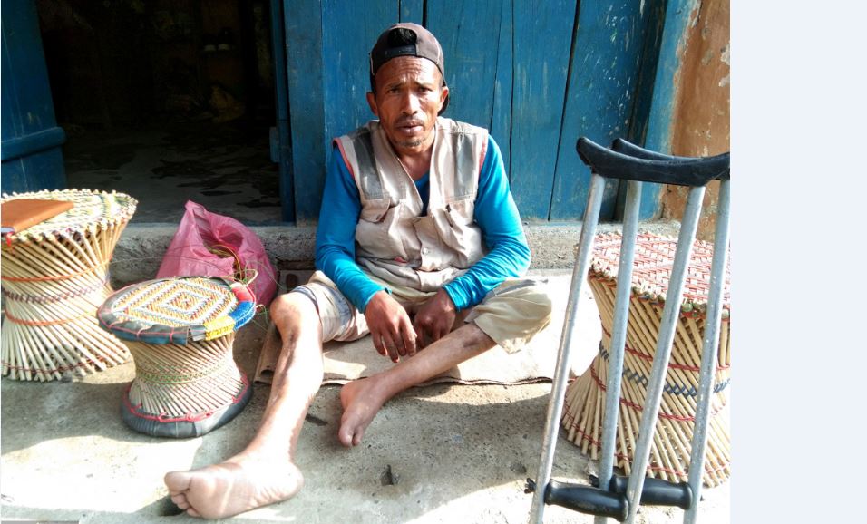 धामीको भर पर्दा अशक्त