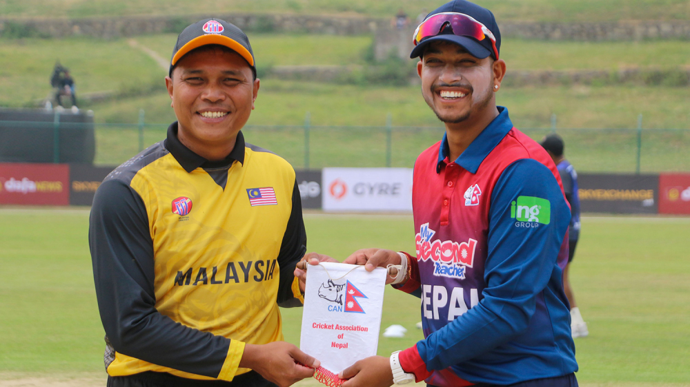 टस हारेर मलेसियाविरुद्ध पहिले बलिङ गर्दै नेपाल