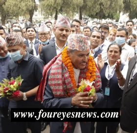 गभर्नर अधिकारी  काममा फर्किए