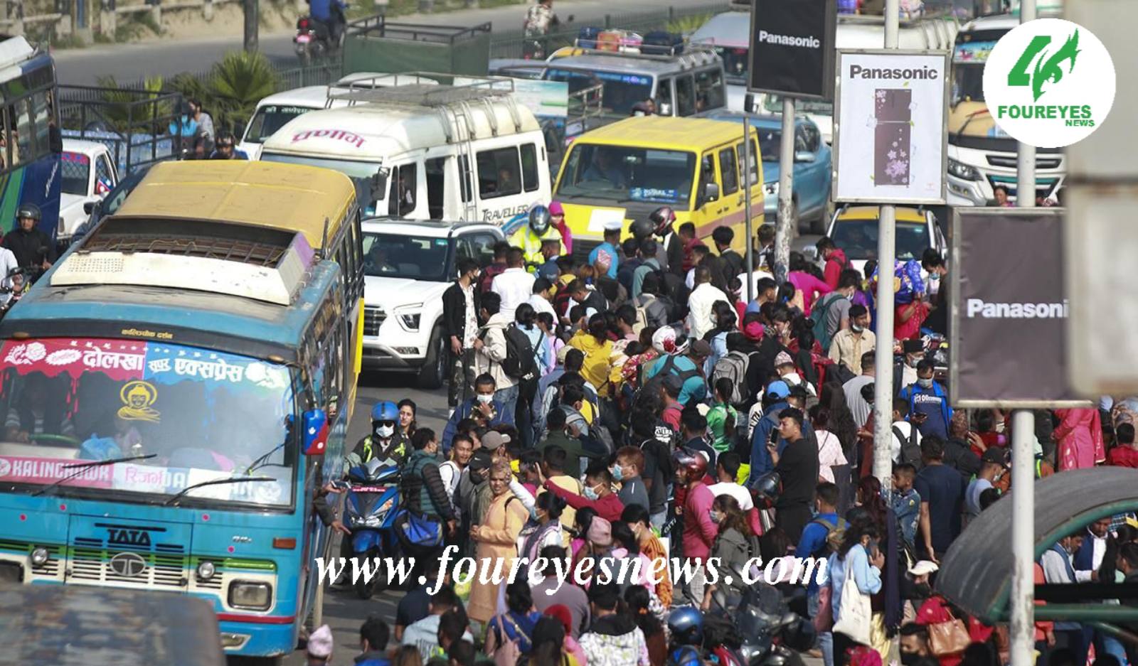 गाडी पठाएर मतदाता ओसार्दै दल र नेताहरू, काठमाडौं छाड्ने यात्रु ४० प्रतिशत बढे
