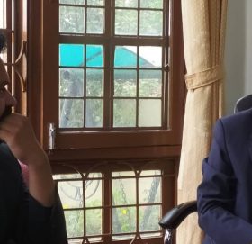 बालेनले भेटे मुख्यमन्त्री पाण्डेलाई, फोहोर व्यवस्थापनमा सहयोग गर्न आग्रह