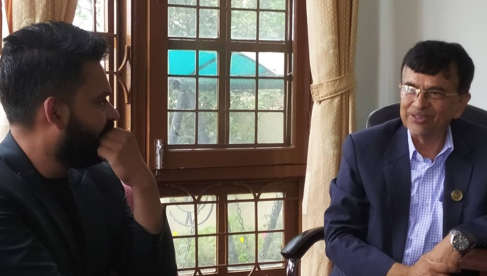 बालेनले भेटे मुख्यमन्त्री पाण्डेलाई, फोहोर व्यवस्थापनमा सहयोग गर्न आग्रह