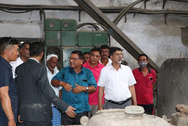 बन्द रहेको वीरगञ्ज चिनी कारखानामा अर्थमन्त्री