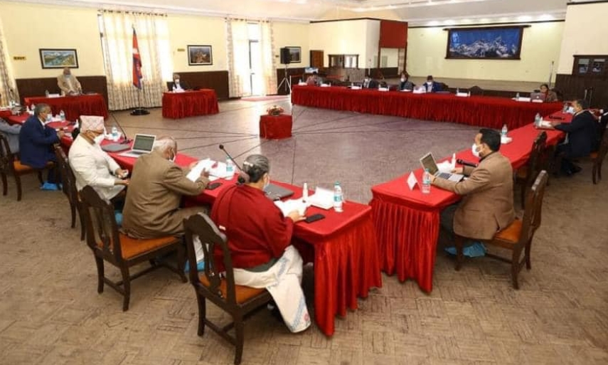 आइतबार दिँदै आएको सार्वजनिक बिदा हटाउने सरकारको निर्णय