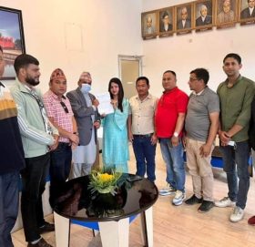 शेयर बजारको अवस्थाप्रति गम्भीर छु : गभर्नर अधिकारी