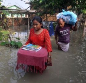 भारतको आसाममा भीषण बाढी, ३४ जनाको ज्यान गयो
