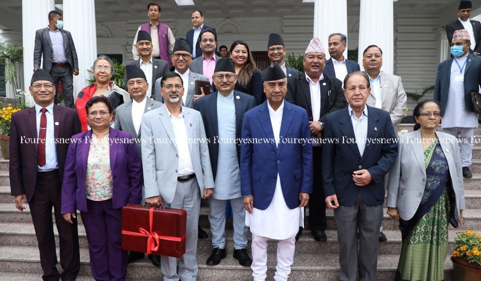 प्रधानमन्त्री देउवा र मन्त्रीहरूको सम्पत्ति विवरण गोप्य