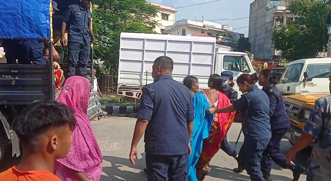 आन्दोलनमा उत्रिएका १०० जना अभियन्ता र सुकुमबासी पक्राउ