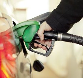 भारतबाट घटेर आयो पेट्रोलियम पदार्थको मूल्य