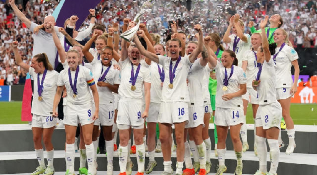 महिला युरोकपकाे उपाधि इंग्ल्यान्डले जित्याे