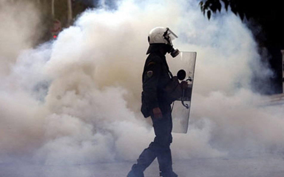 बञ्चरेडाँडामा दोहोरो झडप, प्रहरीले गर्‍यो हवाईफायर र अश्रुग्याँस प्रहार