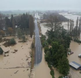 न्युजिल्याण्डमा भीषण बाढी, सयौं परिवार विस्थापित