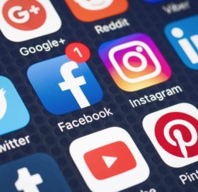 सामाजिक सञ्जालको दुरुपयोग : महिला र पुरुषमाथि हिंसा हुने क्रम बढ्दै