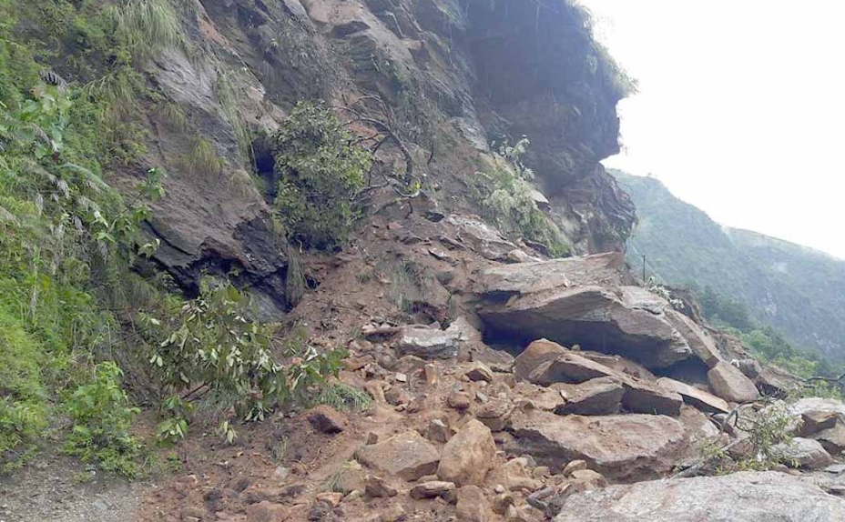 ८ घण्टापछि खुल्यो नारायणगढ–मुग्लिन सडकखण्ड