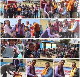 चक्र स्मृति पाठशालाका विद्यार्थीहरुलाइ झोला वितरण