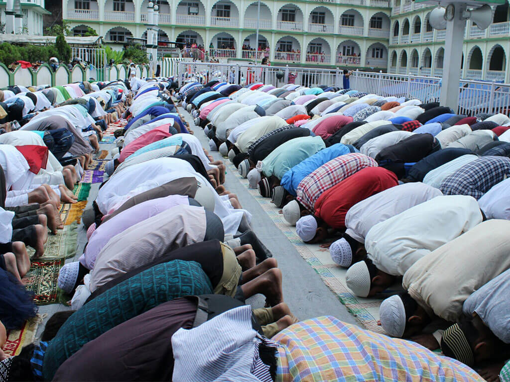 मुस्लिम धर्मावलम्बीको दोस्रो महान् पर्व बकर इद मनाइँदै, आज सार्वजनिक बिदा