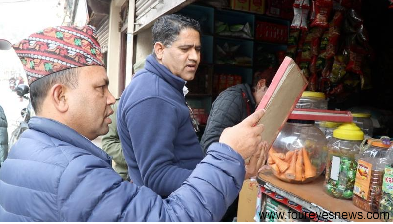 गोकर्णेश्वर नगरपालिकाले बजार अनुगमनलाई तिब्र पार्दै , प्रमुख प्रशासकीय अधिकृत नै अभियानमा