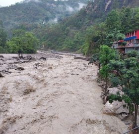 ताप्लेजुङको बाढीपहिरो प्रभावित क्षेत्रमा राहत पुग्यो