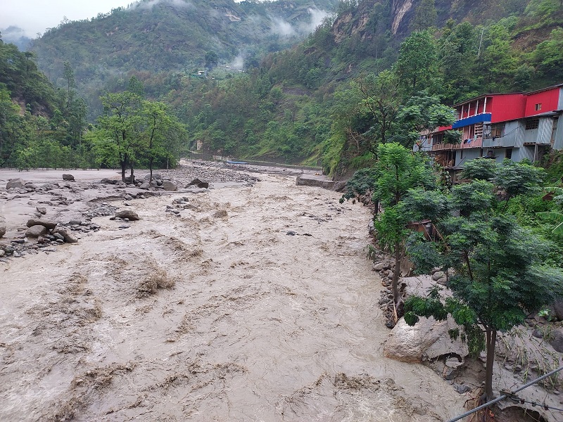 ताप्लेजुङको बाढीपहिरो प्रभावित क्षेत्रमा राहत पुग्यो