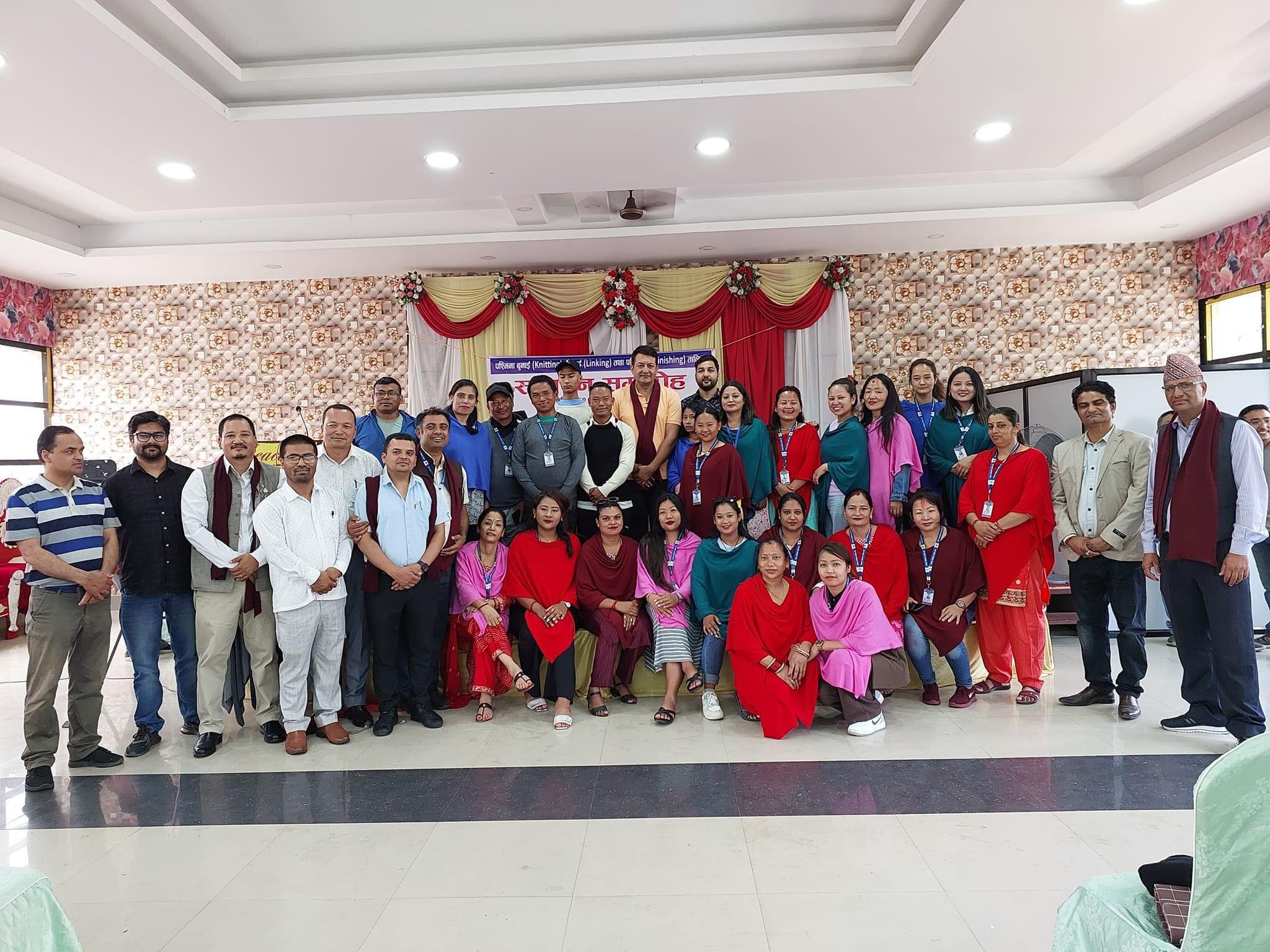 गोकर्णेश्वरमा ३ महिने पस्मिना बुनाइ ,जोडाइ तथा परिस्कार तालिम समापन