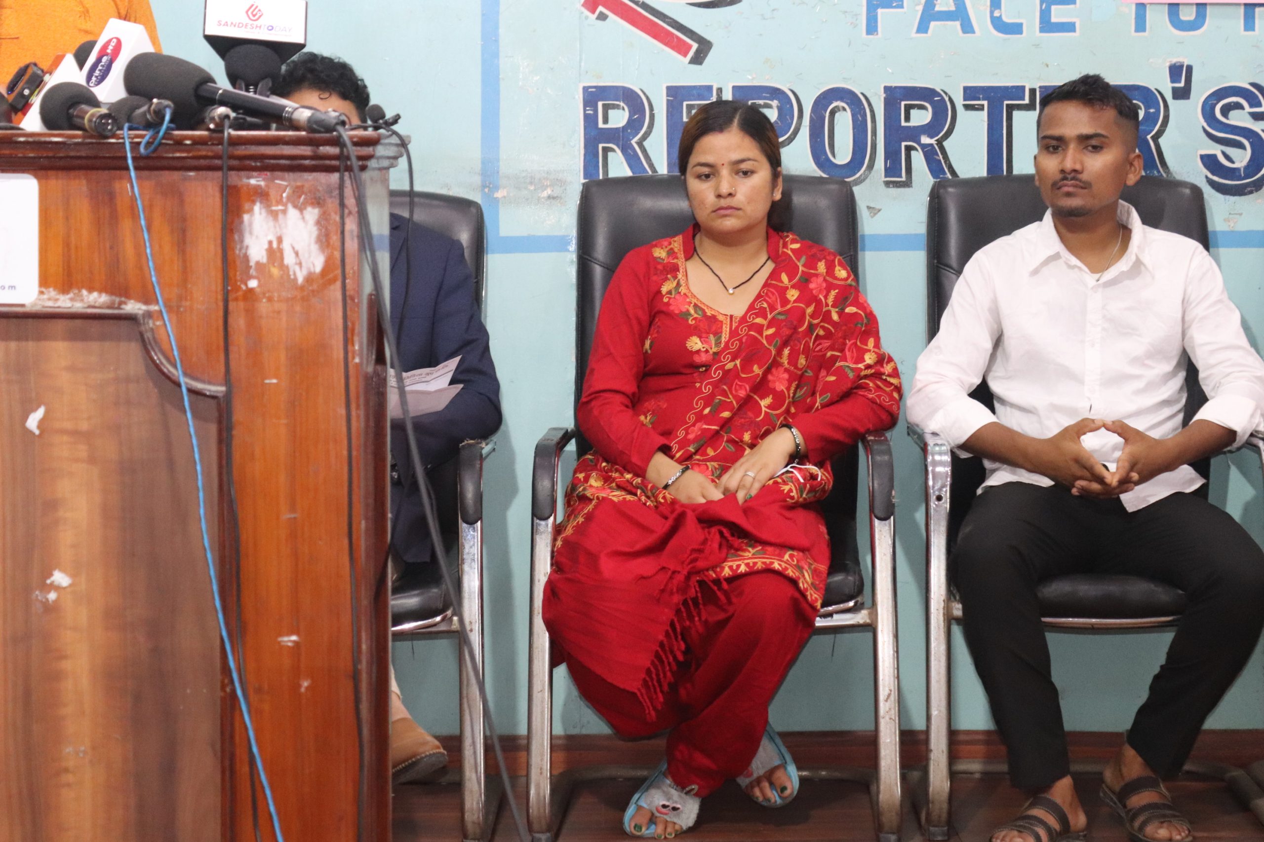 अन्तरजातिय प्रेम विवाह गरेका दम्पति सुरक्षा खाज्दै,आखिर कहिले हो मानसिकता परिवर्तन ?