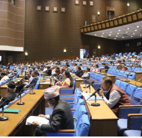 प्रतिनिधिसभाको बैठक निर्धारित समयभन्दा दुई घण्टा ढिलो गरी शुरु