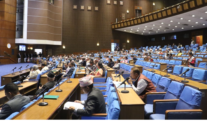 प्रतिनिधिसभाको बैठक निर्धारित समयभन्दा दुई घण्टा ढिलो गरी शुरु
