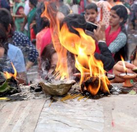 चन्द्रमासअनुसार आजदेखि सोमवारको व्रत सुरु र सौरमासअनुसार अर्को हप्तादेखि
