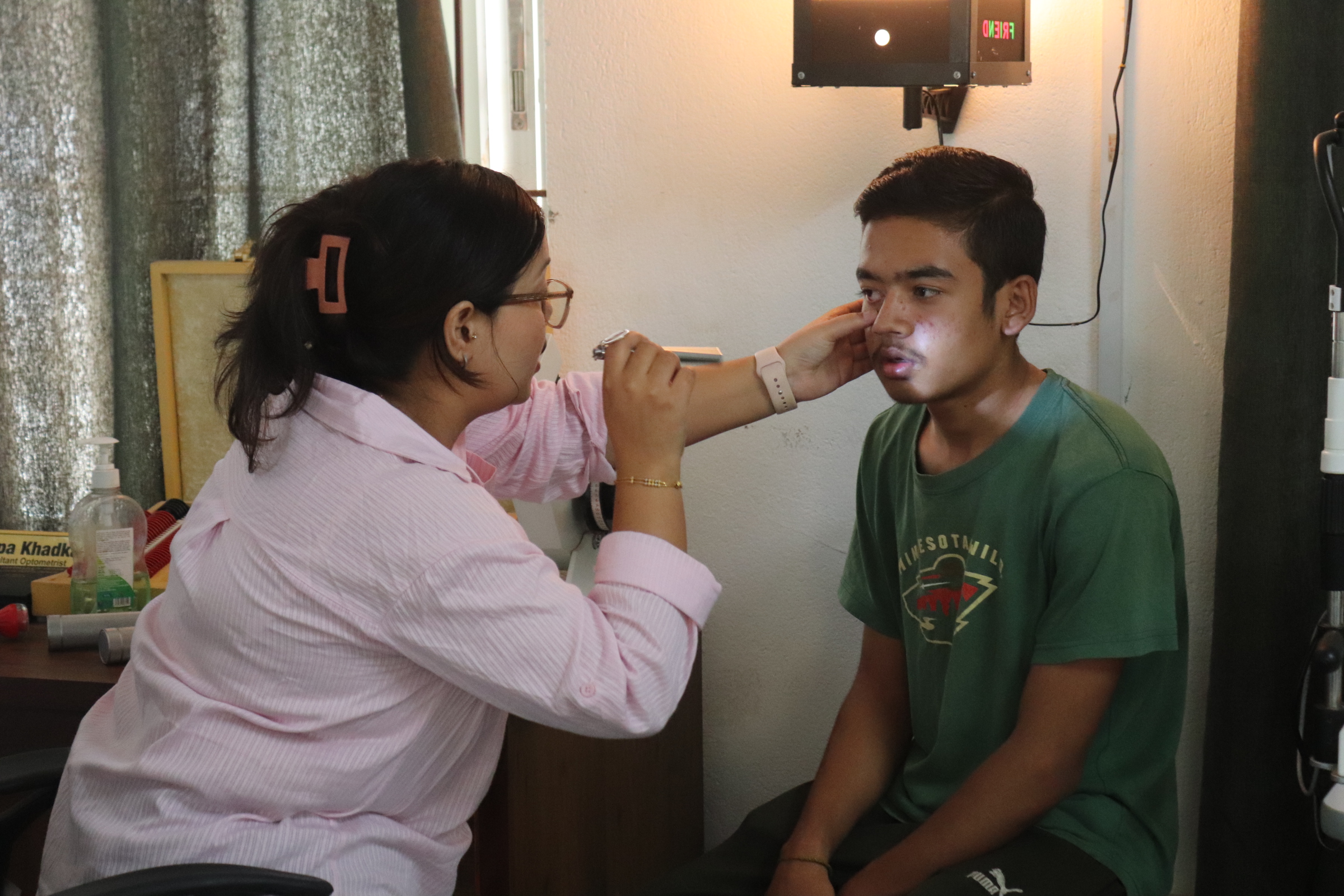 गोकर्णेश्वर नगरपालिकाको नगर अस्पतालमा निशुल्क आँखा जाँच तथा औषधी उपचार