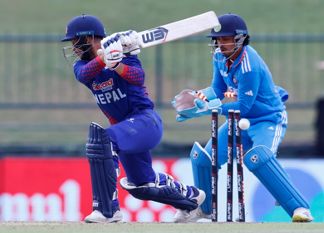 भारतसँगको खेलमा नेपालको सय रन पूरा, चार विकेट गुमायो