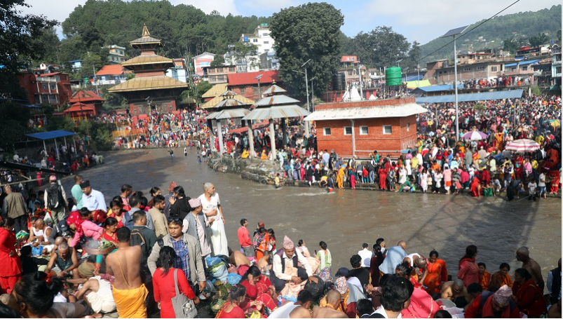गोकर्णेश्वर उत्तरगया (पितृ तीर्थ धाम) मा भक्तजनको भिड