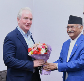 ओली र अमेरिकी सिनेटरबीच भेट