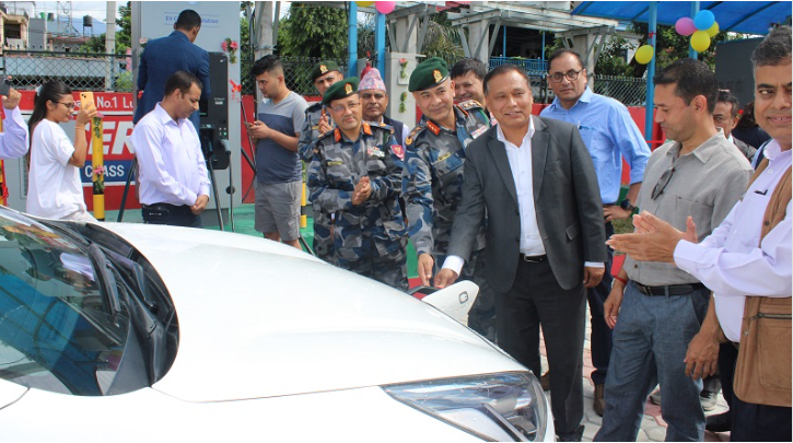 सशस्त्र प्रहरी बलको फ्युल सेन्टरमा निर्माण गरिएको चार्जिङ स्टेशनको उद्घाटन