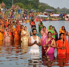 आज छठ पर्वको मुख्य दिन, सूर्यको आराधना, उपासना र पूजा गरी उल्लासपूर्वक मनाइँदै