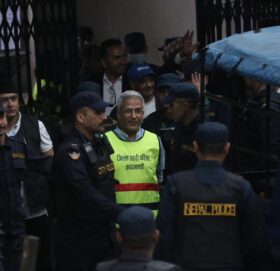 अराजक राजावादी, अस्तव्यस्त सुरक्षा प्रणाली