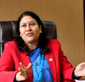 प्रधानमन्त्रीको असहयोग र उपेक्षापछि शिक्षामन्त्रीको राजीनामा