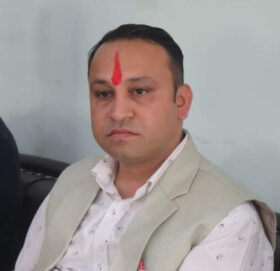 कर्मचारी र व्यवसायीलाई हातपात गर्ने वडाध्यक्ष पक्राउ