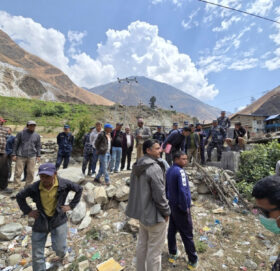 पुल निर्माणमा स्थानीयको अवरोध कायमै, सर्वदलीय बैठक पनि निष्कर्षविहीन