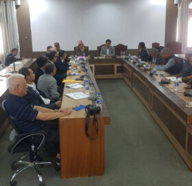 वस्तुमा एमआरपी लागू नगराउन उद्योगी व्यवसायीको दबाब