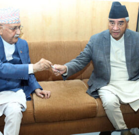 गभर्नरमा सत्तारूढ दलको खेलबाड जारी