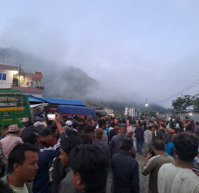 थाहा बस दुर्घटना : घाइते थप एकको मृत्यु, मृतकको संख्या ३ जना पुग्यो